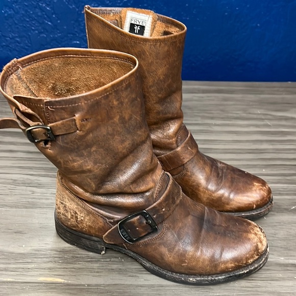 FRYE VERONICA BROWN DISTRESSED ROUND TOE BUCKLE PULL ON SHORT BOOTS 7.5B - Picture 1 of 16
